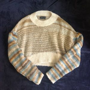 Urban Outfitters Lennon Cropped Sweater size medium in perfect condition